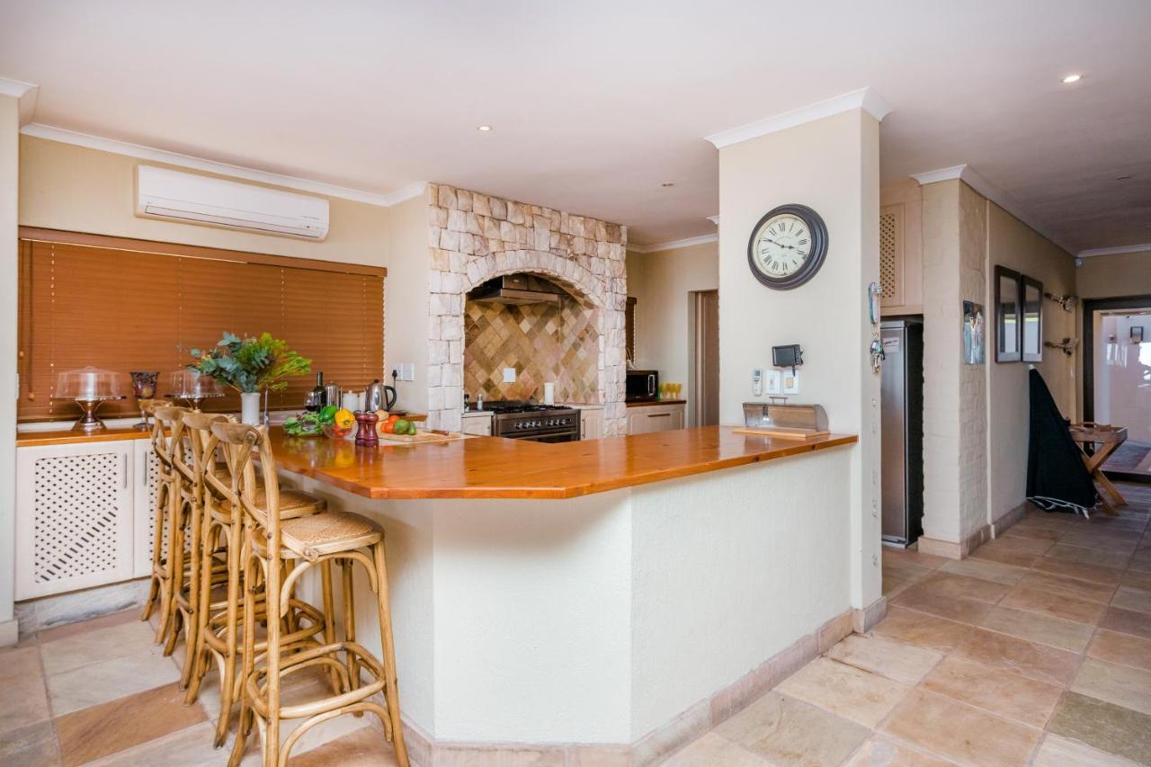 Whale Waters Self Catering Gansbaai Apartment De Kelders Luaran gambar