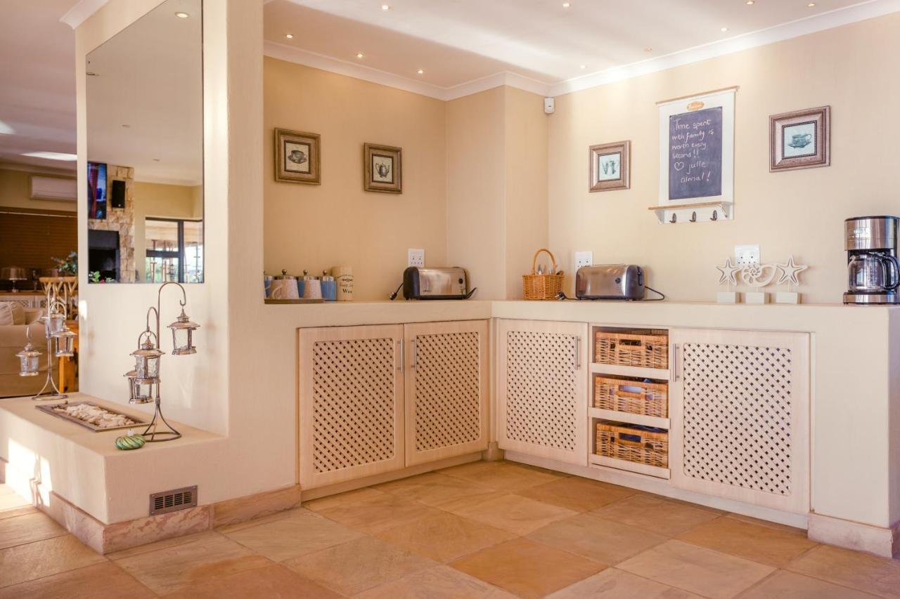 Whale Waters Self Catering Gansbaai Apartment De Kelders Luaran gambar