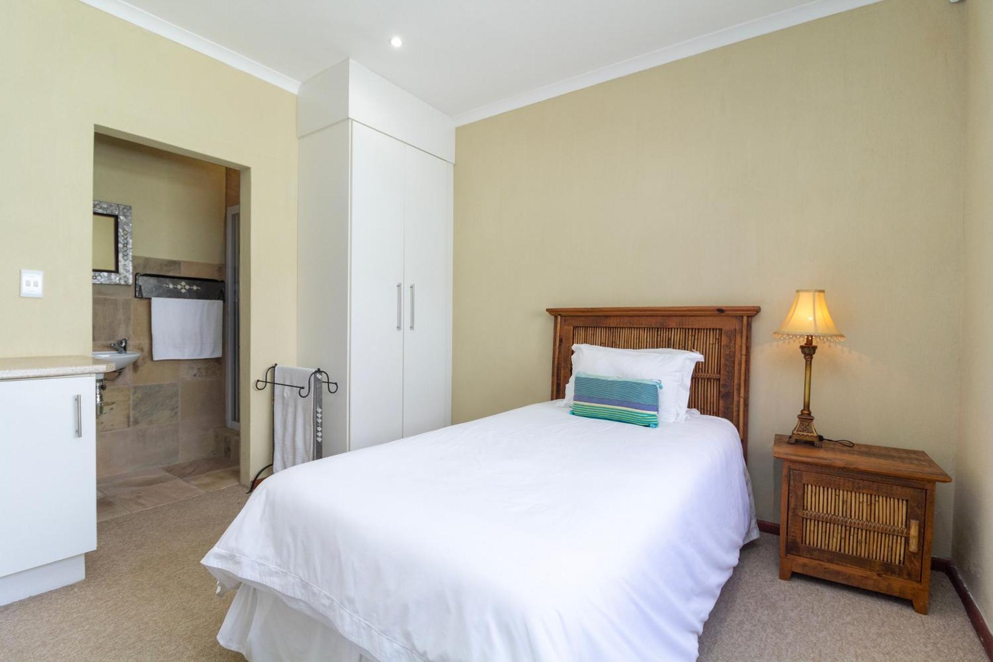 Whale Waters Self Catering Gansbaai Apartment De Kelders Luaran gambar